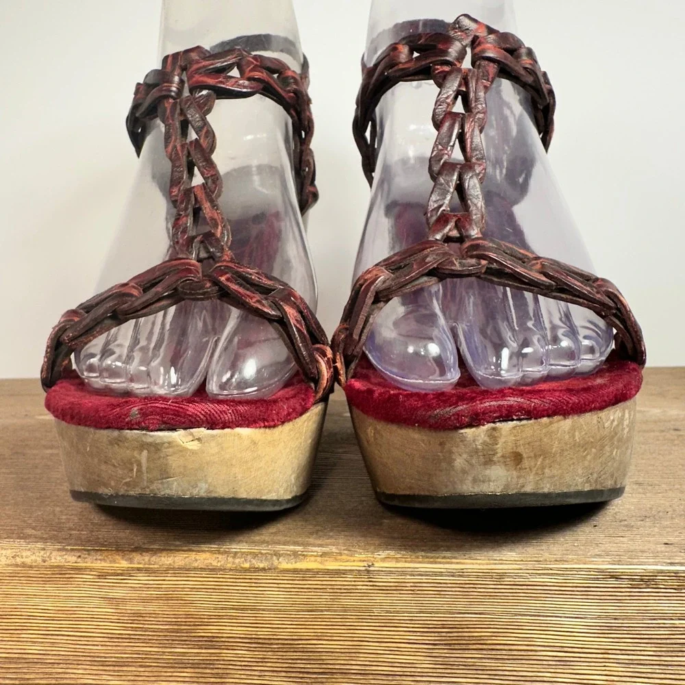 Nine West Braided Leather Wood Platform T Strap Sandals Boho 5M Velvet Wood Heel